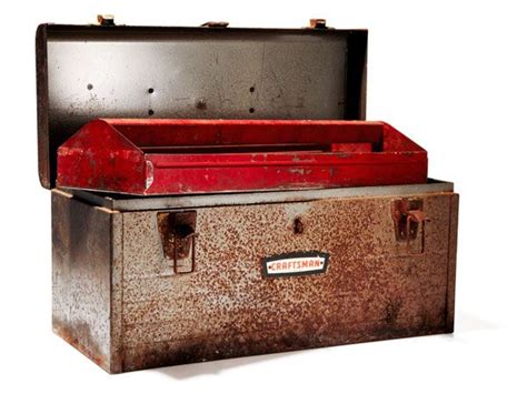 repaint an old metal tool box|restoration of an old toolbox.